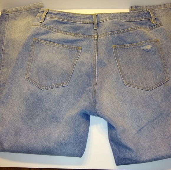 refuge Denim - Refuge high waisted distressed denim jeans size 8